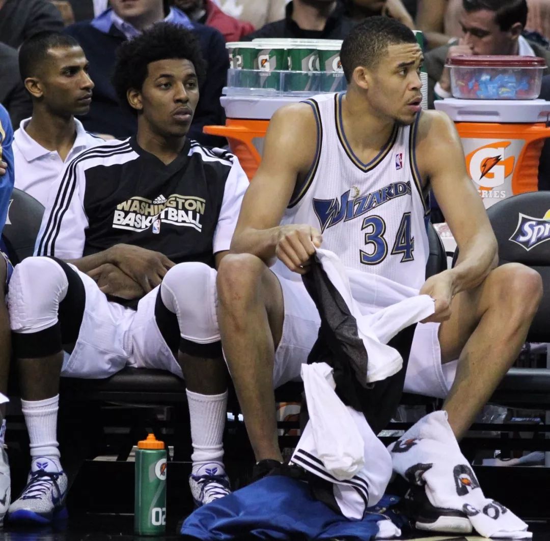 在立交桥层 在立交桥层